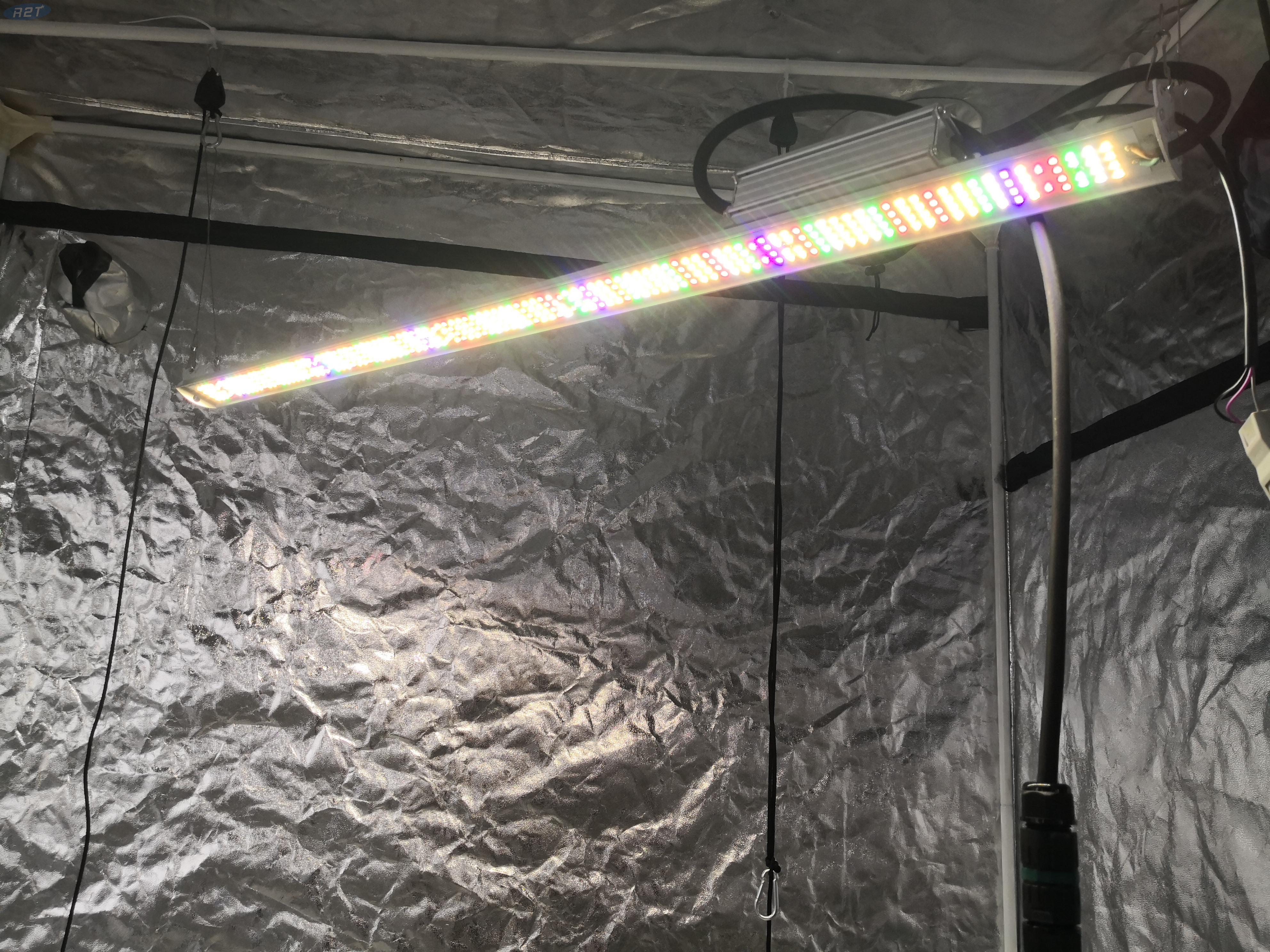Barra de luz LED de cultivo de espectro completo de 100 W y 90 cm | Samsung LM301H EVO + Chips Verde Esmeralda | Alto CRI (Ra93) y penetración profunda en el dosel
